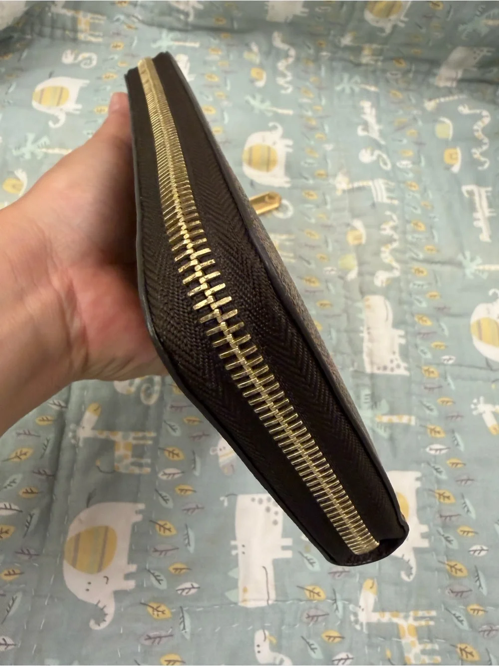 Louis Vuitton Zippy Wallet (PRICE FIRM)